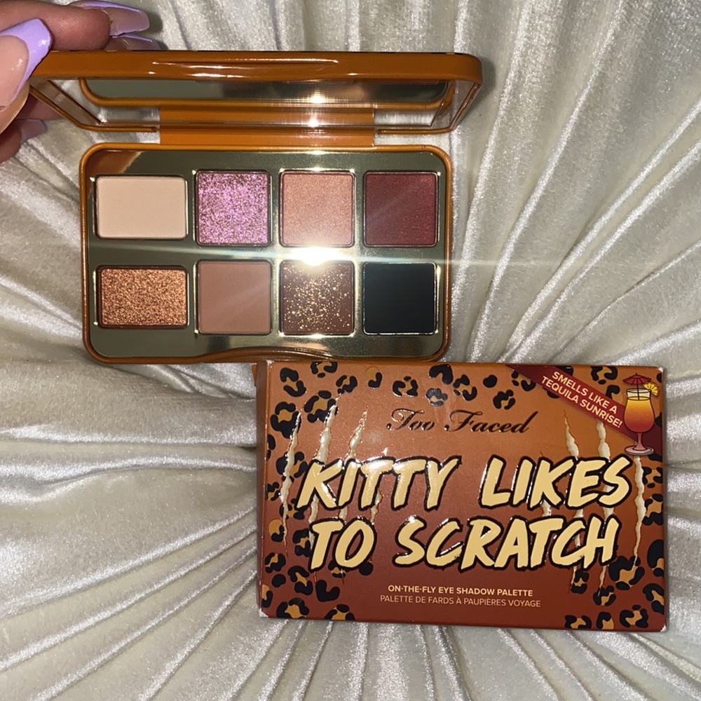 TOO FACED KITTY LIKES TO GET SCRATCH EYESHADOW PALETTE